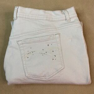 Gloria Vanderbilt Amanda Capri Jeans Women's 18W Beige Embellished Pockets‎ EUC